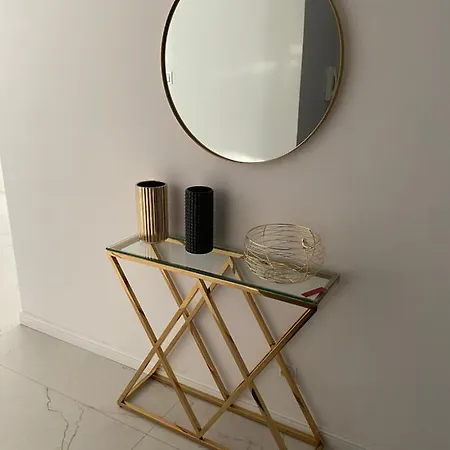 アパート Zloty ズブレボ